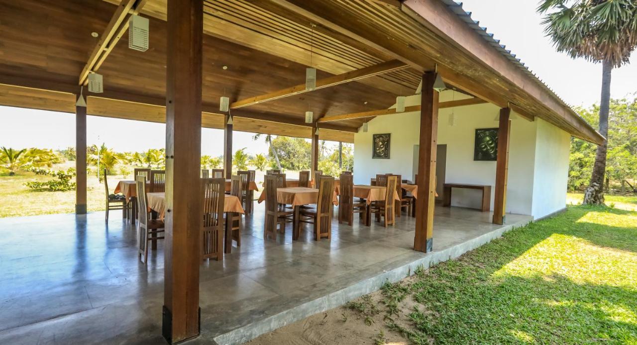 Hotel Kayjay Palms Passikudah Esterno foto