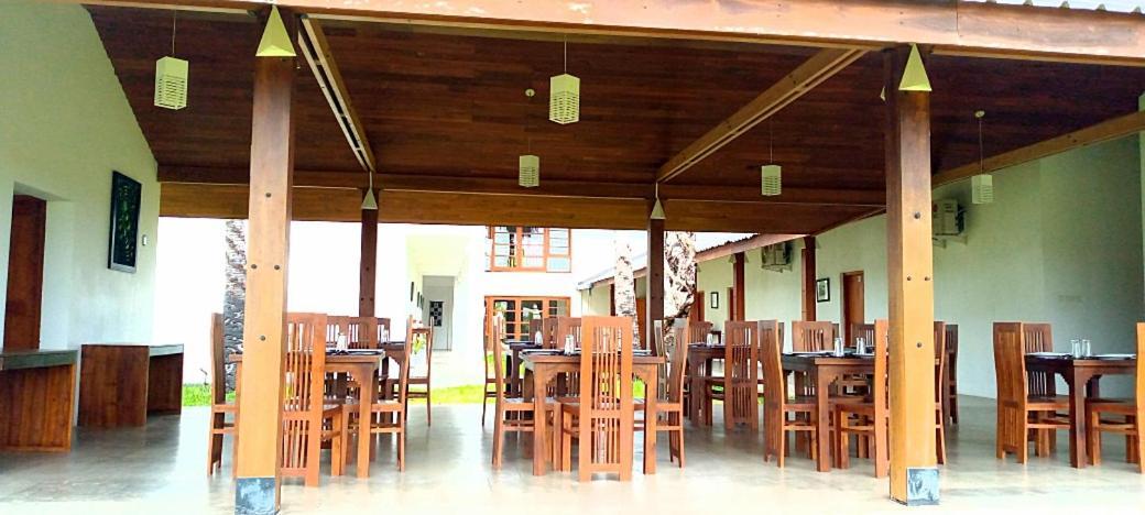 Hotel Kayjay Palms Passikudah Esterno foto