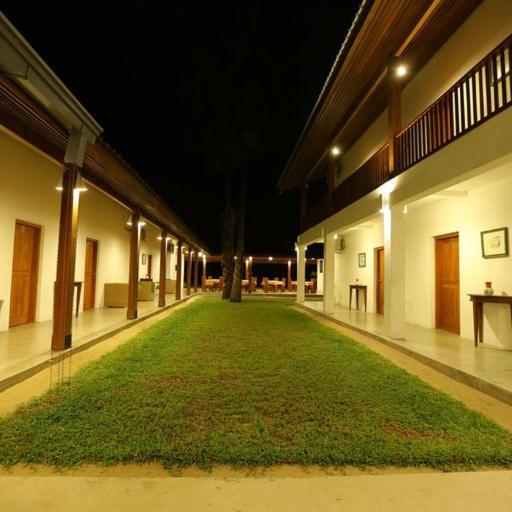 Hotel Kayjay Palms Passikudah Esterno foto